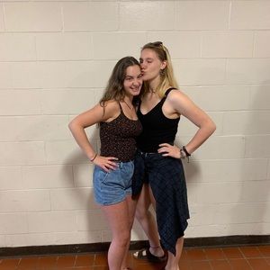 Meet your Posher, Leah